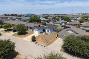 2208 Stoneham, Temple, TX 76504 - Photo 4