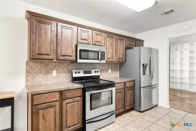 5812 Butterfly Court, Temple, TX 76502 - Photo 6