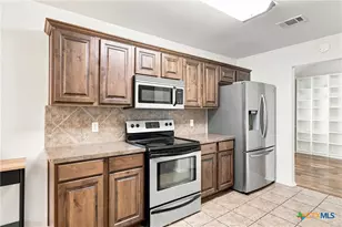5812 Butterfly Ct, Temple, TX 76502 - Photo 6