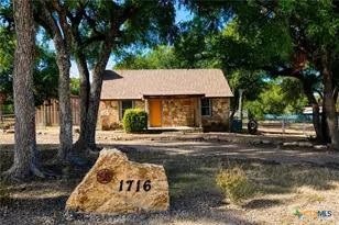 1716 W Main St, Gatesville, TX 76528 - Photo 1