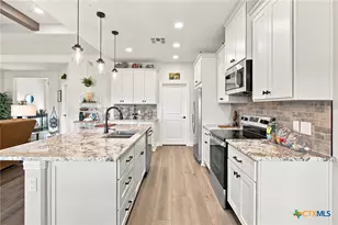 297 Whitetail Ln, Victoria, TX 77905 - Photo 8