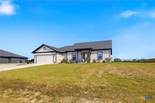 297 Whitetail Ln, Victoria, TX 77905 - Photo 4
