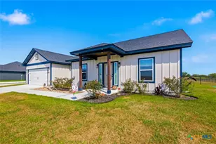 297 Whitetail Ln, Victoria, TX 77905 - Photo 2
