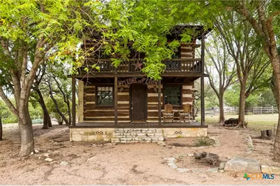 401 Clear Creek Ln, Fredericksburg, TX 78624 - Photo 2