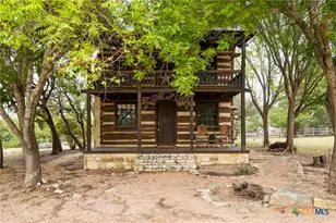 401 Clear Creek Ln, Fredericksburg, TX 78624 - Photo 2