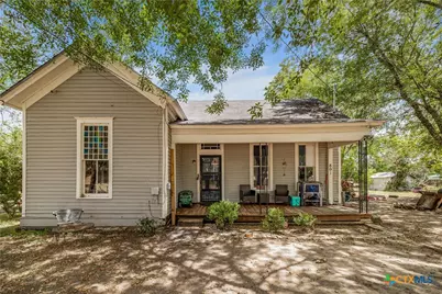 801 Josephine Street, Yoakum, TX 77995 - Photo 2