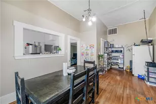 801 Josephine St, Yoakum, TX 77995 - Photo 10