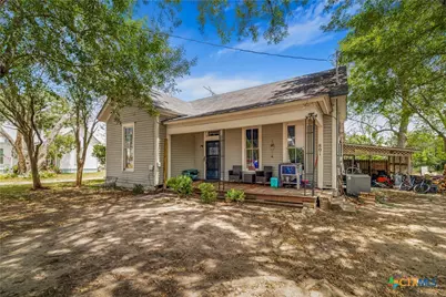 801 Josephine Street, Yoakum, TX 77995 - Photo 28