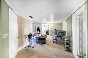 801 Josephine St, Yoakum, TX 77995 - Photo 18