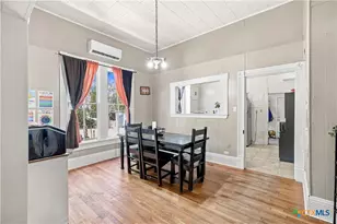 801 Josephine St, Yoakum, TX 77995 - Photo 12