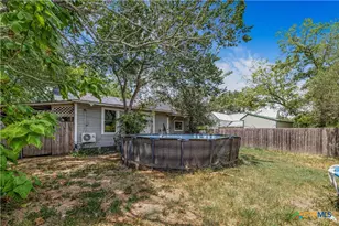 801 Josephine St, Yoakum, TX 77995 - Photo 36