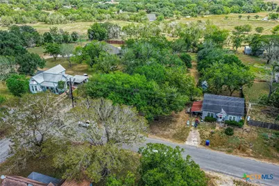 801 Josephine Street, Yoakum, TX 77995 - Photo 38