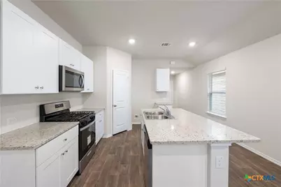 2850 Brogan Creek, New Braunfels, TX 78130 - Photo 6