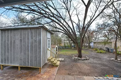 571 W Merriweather Street, New Braunfels, TX 78130 - Photo 36