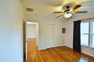 571 W Merriweather St, New Braunfels, TX 78130 - Photo 30