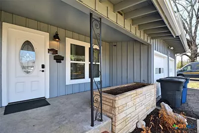 571 W Merriweather Street, New Braunfels, TX 78130 - Photo 4