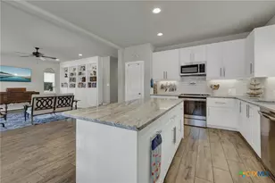 2870 Candlelight Dr, Canyon Lake, TX 78133 - Photo 10