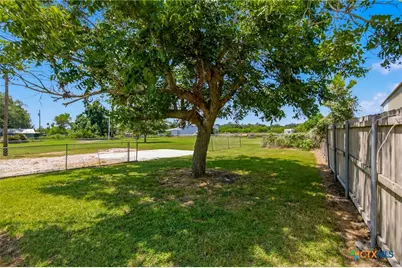 7214 & 7216 State Highway 185, Victoria, TX 77905 - Photo 18