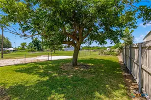 7214 & 7216 State Hwy 185, Victoria, TX 77905 - Photo 18