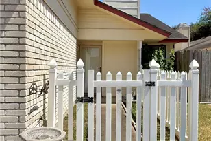 113 Rattan Dr, Victoria, TX 77901 - Photo 2