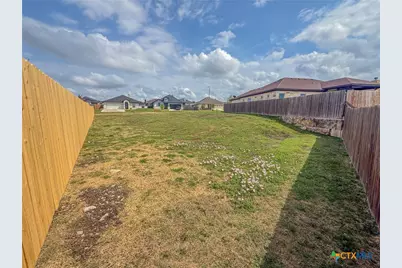169 Greg Lane, Jarrell, TX 76537 - Photo 4