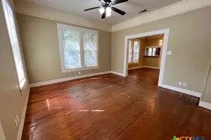 416 Moore St, San Marcos, TX 78666 - Photo 2