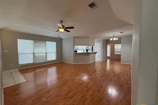 212 Dogwood Dr, New Braunfels, TX 78130 - Photo 2