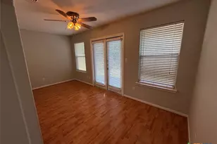 212 Dogwood Dr, New Braunfels, TX 78130 - Photo 4