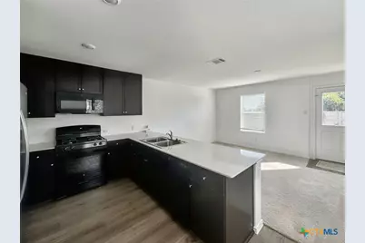 609 Soapstone Pass, San Marcos, TX 78656 - Photo 4