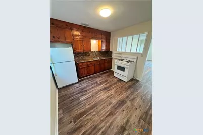1312 E Mistletoe Avenue, Victoria, TX 77901 - Photo 4