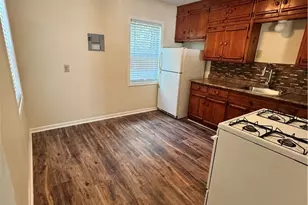 1312 E Mistletoe Ave, Victoria, TX 77901 - Photo 6