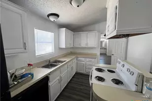 1405 Harris Hill Rd, San Marcos, TX 78666 - Photo 2