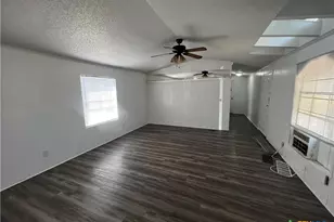 1405 Harris Hill Rd, San Marcos, TX 78666 - Photo 4