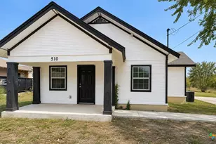 510 E Pine St, Seguin, TX 78155 - Photo 2