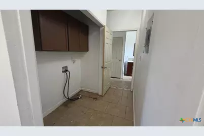 510 E Pine Street, Seguin, TX 78155 - Photo 8