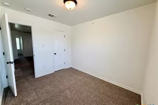 91 Plaza Dr, Universal City, TX 78148 - Photo 14
