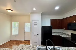 91 Plaza Dr, Universal City, TX 78148 - Photo 8