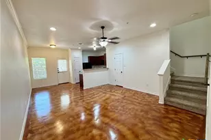 91 Plaza Dr, Universal City, TX 78148 - Photo 2