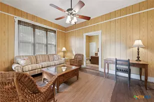 124 S Ave I, Shiner, TX 77984 - Photo 4