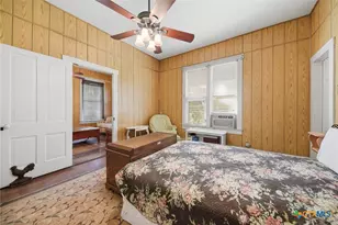 124 S Ave I, Shiner, TX 77984 - Photo 14