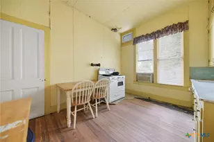 124 S Ave I, Shiner, TX 77984 - Photo 12