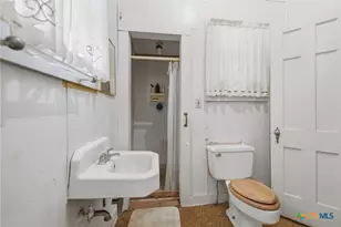 124 S Ave I, Shiner, TX 77984 - Photo 16