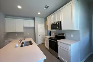 612 Barbary Coast Ln, Jarrell, TX 76537 - Photo 8