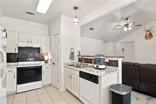 119 Elaine St, Victoria, TX 77904 - Photo 14