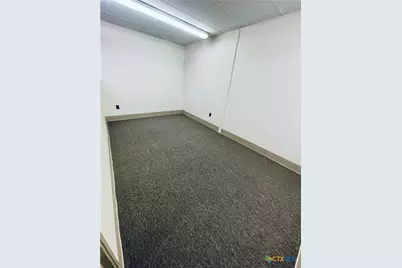 618 E Airline Road, Victoria, TX 77901 - Photo 12
