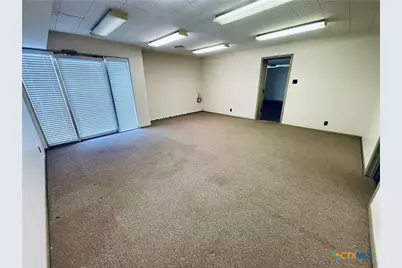 618 E Airline Road, Victoria, TX 77901 - Photo 6