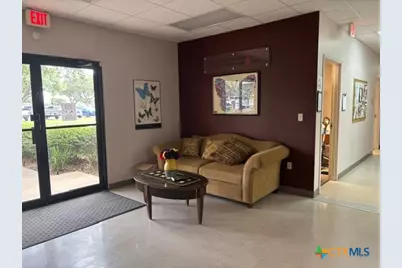 609 E Locust Avenue, Victoria, TX 77901 - Photo 6