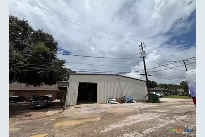 609 E Locust Avenue, Victoria, TX 77901 - Photo 14
