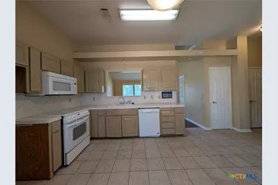 1043 Rivertree Drive, New Braunfels, TX 78130 - Photo 10