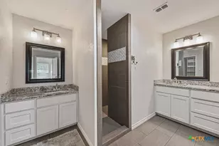 21 Royal Crest, New Braunfels, TX 78130 - Photo 18